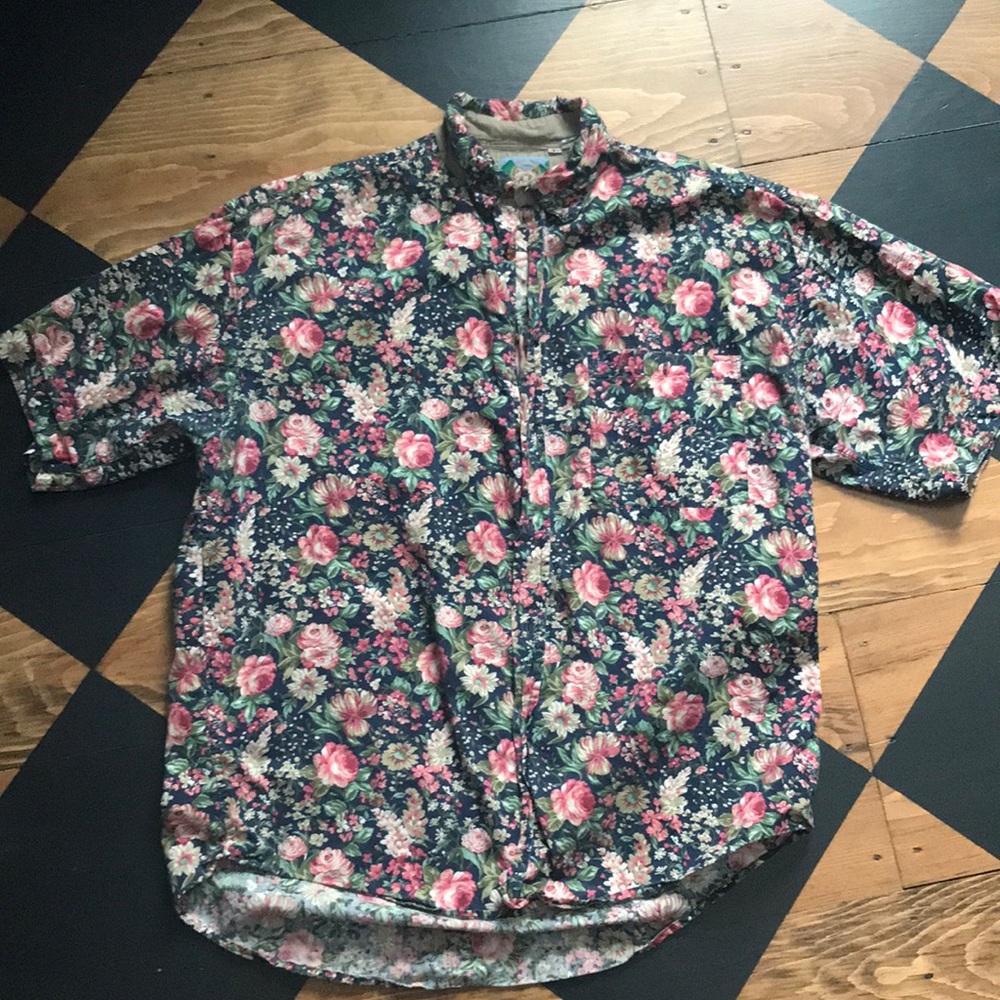 Floral short sleeve shirt
